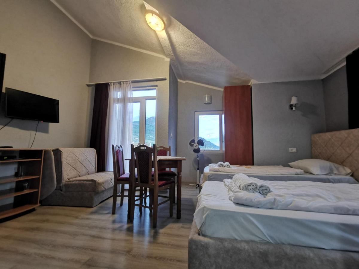 Hotel Rosi Gusinje Zewnętrze zdjęcie