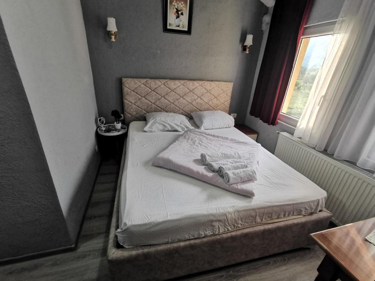 Hotel Rosi Gusinje Zewnętrze zdjęcie