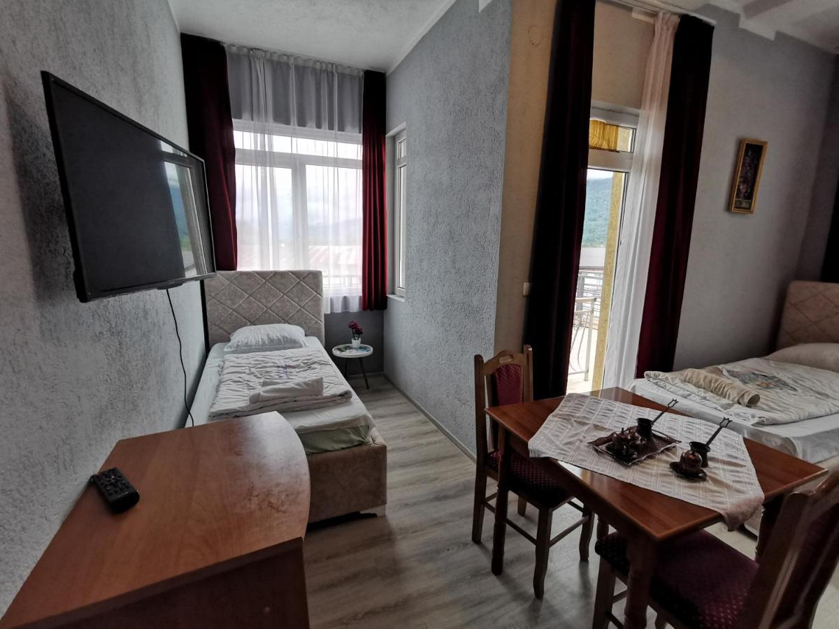 Hotel Rosi Gusinje Zewnętrze zdjęcie